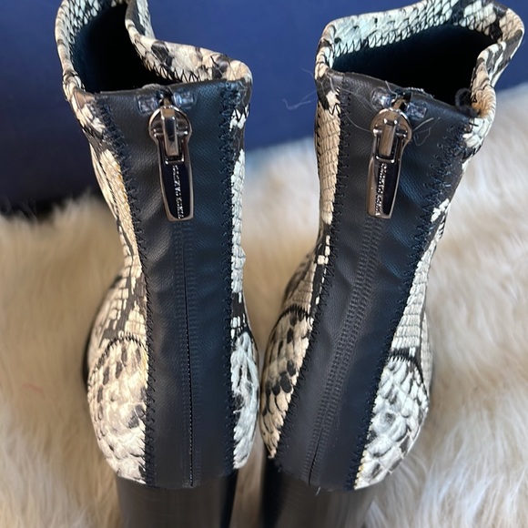 Vince Camuto Erettie Platform Stretch Bootie snake print, like new Size 9. - Picture 9 of 12